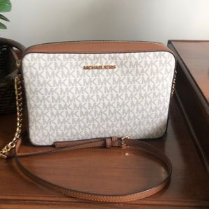Michael Kors crossbody purse